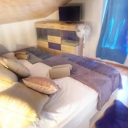 Au 26bis, 2 Montreux, 1 Niveau 0 Et Un Autre Duplex Niveau 1 Et 2, 15 Minutes A Pieds Du Centre De Montreux, Leman, Ideal Pour Balades En Ville, Montagne, Festivals, Casino, Plages, Ski, Fredy Mercury, Marche De Apartament