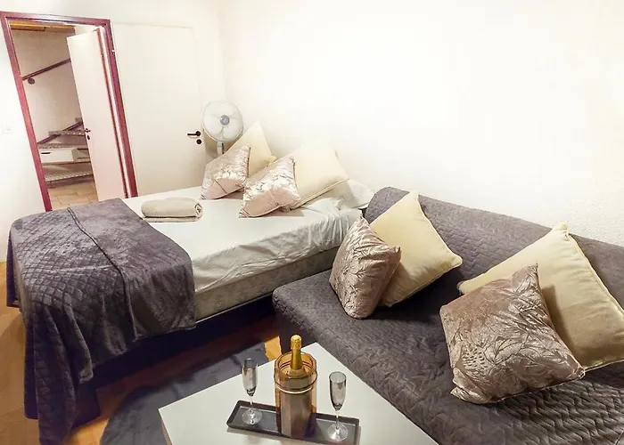 Au 26bis, 2 Montreux, 1 Niveau 0 Et Un Autre Duplex Niveau 1 Et 2, 15 Minutes A Pieds Du Centre De Montreux, Leman, Ideal Pour Balades En Ville, Montagne, Festivals, Casino, Plages, Ski, Fredy Mercury, Marche De * Montreux