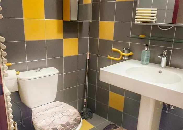 Lejlighed Au 26bis, 2 Montreux, 1 Niveau 0 Et Un Autre Duplex Niveau 1 Et 2, 15 Minutes A Pieds Du Centre De Montreux, Leman, Ideal Pour Balades En Ville, Montagne, Festivals, Casino, Plages, Ski, Fredy Mercury, Marche De *