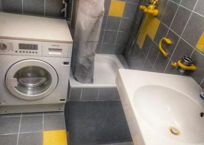 Apartment Au 26bis, 2 Montreux, 1 Niveau 0 Et Un Autre Duplex Niveau 1 Et 2, 15 Minutes A Pieds Du Centre De Montreux, Leman, Ideal Pour Balades En Ville, Montagne, Festivals, Casino, Plages, Ski, Fredy Mercury, Marche De *