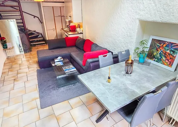 Au 26bis, 2 Montreux, 1 Niveau 0 Et Un Autre Duplex Niveau 1 Et 2, 15 Minutes à Pieds Du Centre De Montreux, Léman, Idéal Pour Balades En Ville, Montagne, Festivals, Casino, Plages, Ski, Fredy Mercury, Marché De Appartement