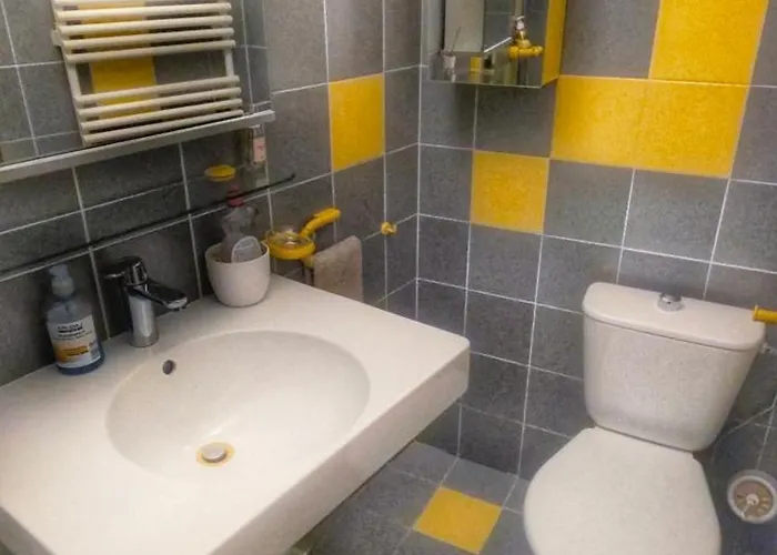 Appartement Au 26bis, 2 Montreux, 1 Niveau 0 Et Un Autre Duplex Niveau 1 Et 2, 15 Minutes à Pieds Du Centre De Montreux, Léman, Idéal Pour Balades En Ville, Montagne, Festivals, Casino, Plages, Ski, Fredy Mercury, Marché De Montreux